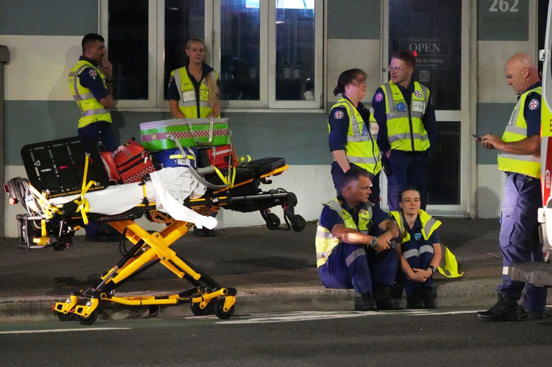 Gunmen kill at least 11 people at a Jewish event at Sydneys Bondi Beach