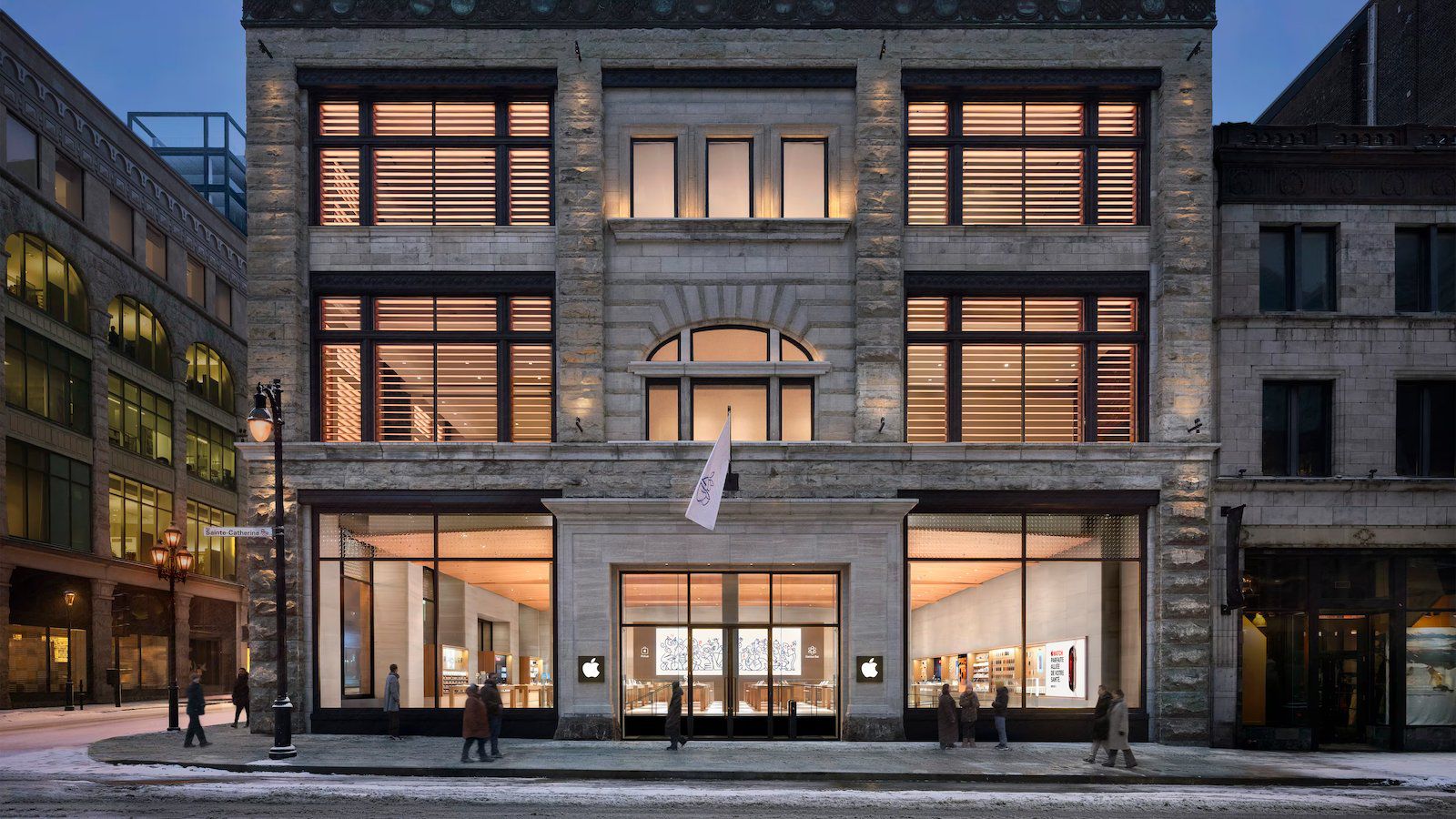 All-New Apple Store Now Open in Downtown Montr&eacute;al