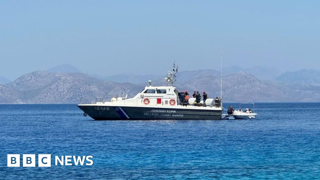 Fifteen migrants dead after collision with Greek coastguard boat