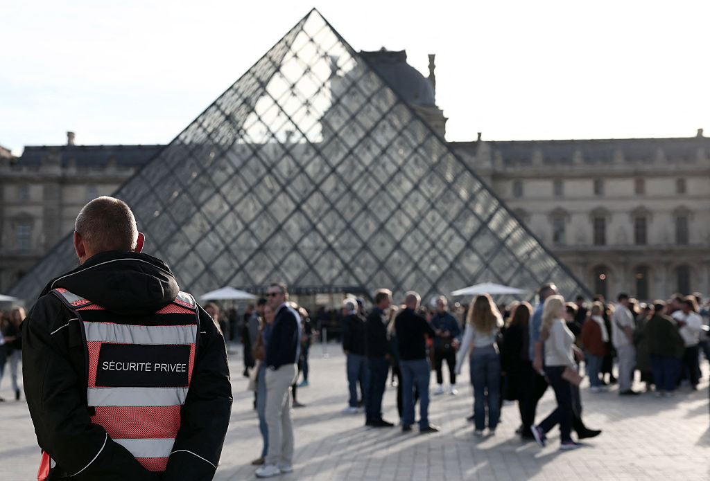 Police Arrest Network of Louvre Ticket Fraudsters, London’s National Gallery to Cut Jobs Amid Growing Deficit: Morning Links for February 13, 2026