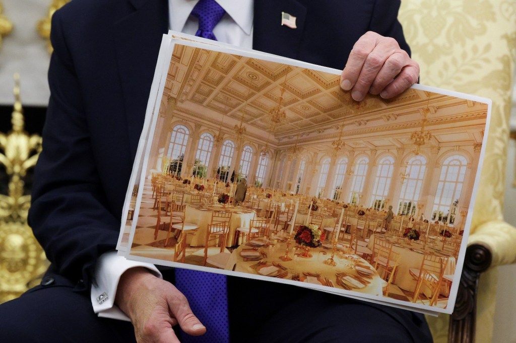Commission of Fine Arts Approves Trump&rsquo;s Proposed White House Ballroom