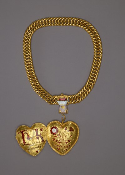 British Museum Raises .8 M. to Keep &lsquo;Tudor Heart&rsquo; Pendant in UK
