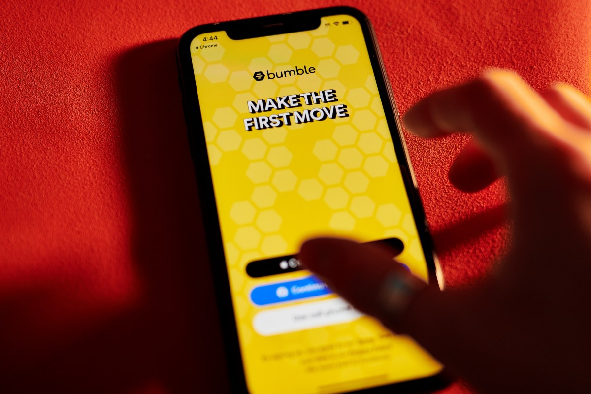 Bumble adds AI-powered photo feedback and profile guidance tools | TechCrunch