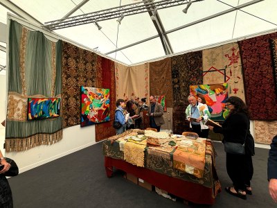 Best Frieze LA Booths: Textile Shows & ICE Commentary