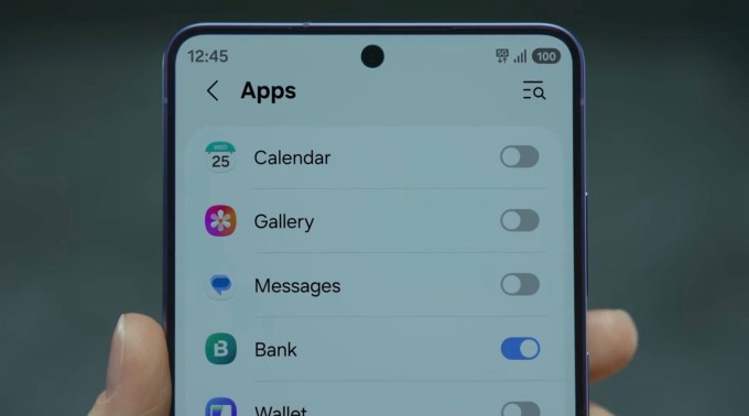Samsung shows off new display tech that adds a privacy screen to apps and notifications | TechCrunch
