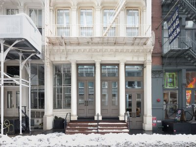 Longtime Chelsea Gallery Garth Greenan to Relocate Downtown This Fall