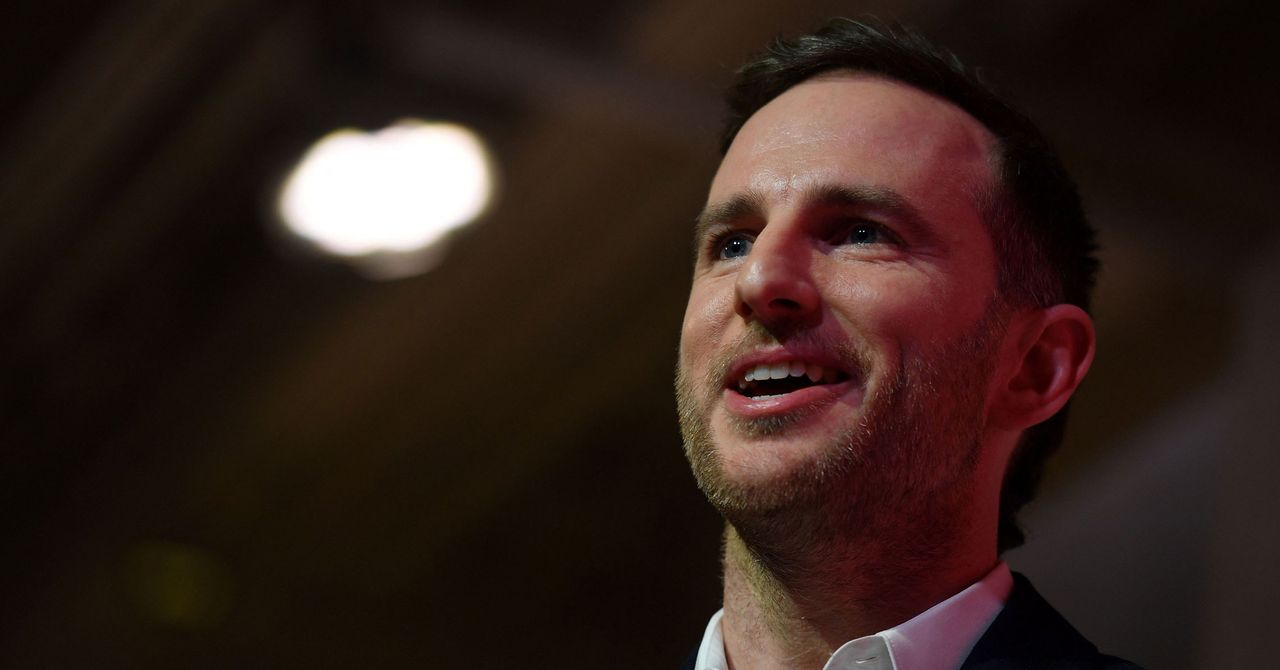 What metallic device is Joe Gebbia using?