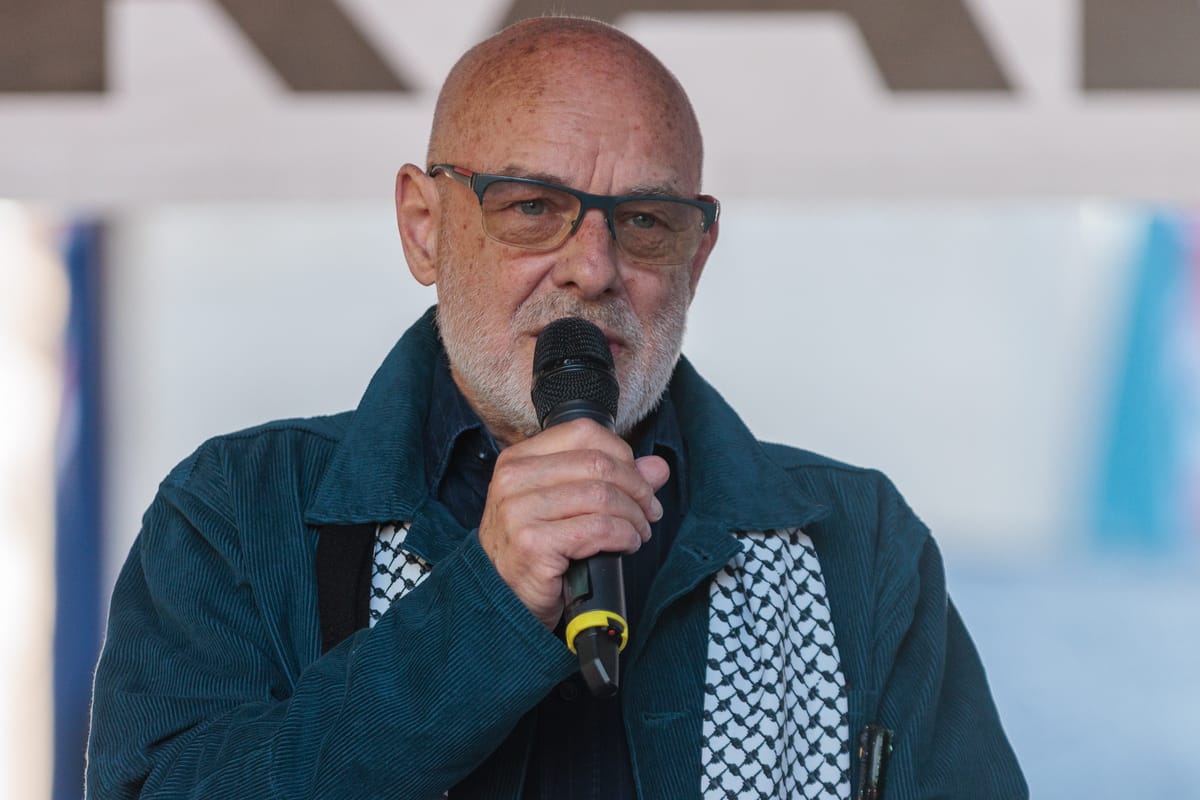 Brian Eno and 200+ Artists Urge British Museum to &ldquo;Stop Erasing Palestine&rdquo;