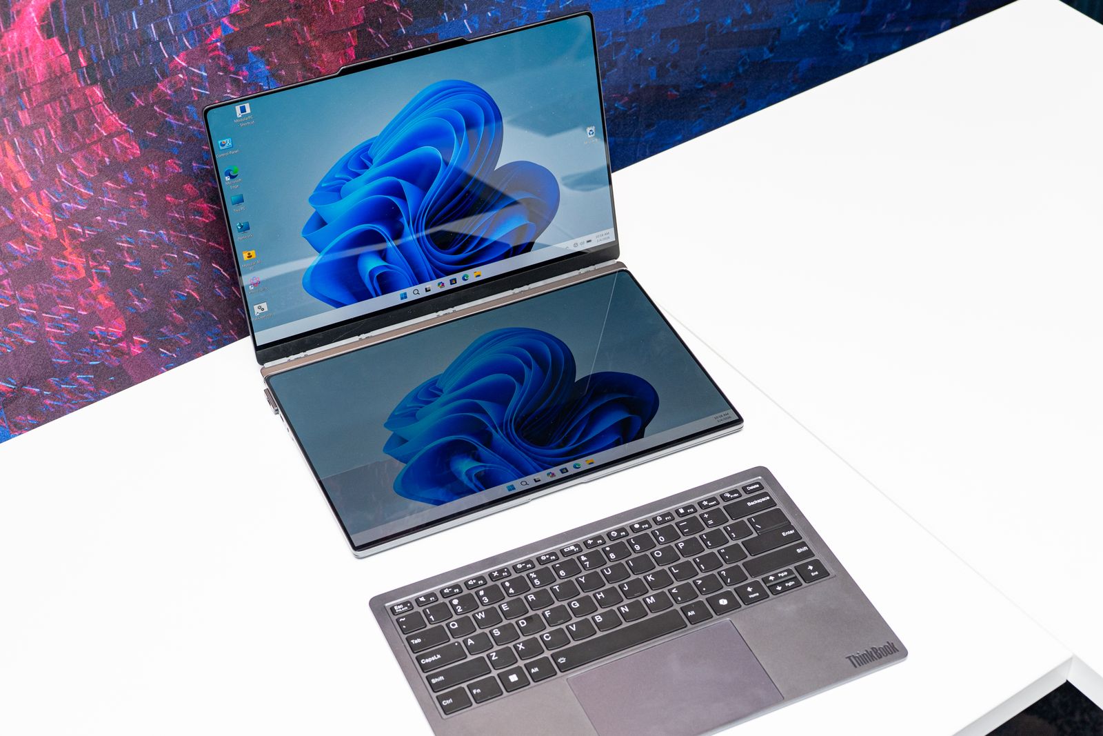 Lenovo&rsquo;s Latest Wacky Concepts Include a Laptop With a Built-In Portable Monitor