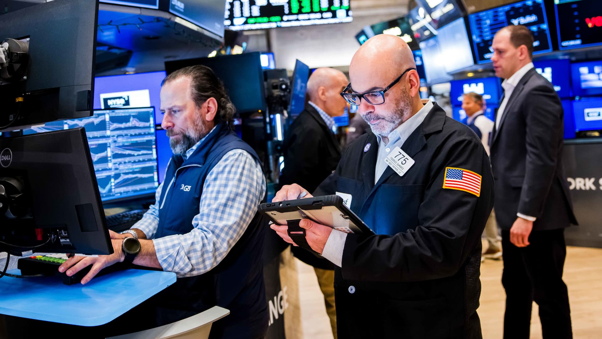 S&P 500 slips from record, Nasdaq falls as OpenAI report knocks chip stocks: Live updates S&P 500 slips from record, Nasdaq falls as OpenAI report knocks chip stocks: Live updates