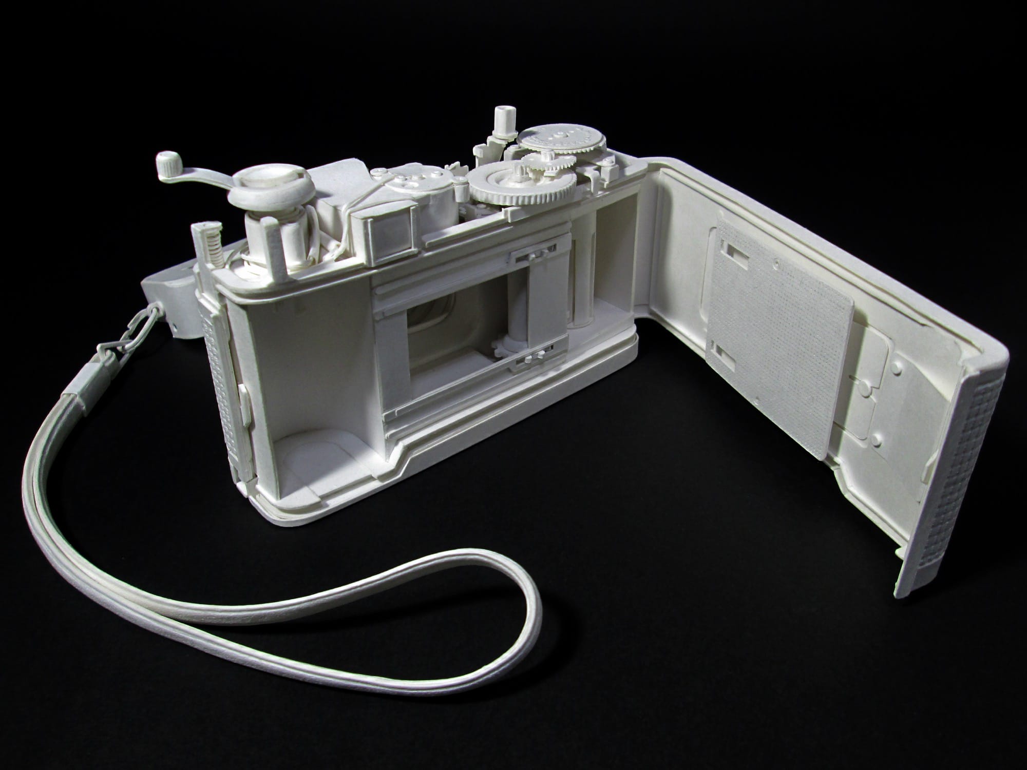 Marvel at Manabu Kosaka's Hyperrealistic Paper Sculptures of Retro Objects