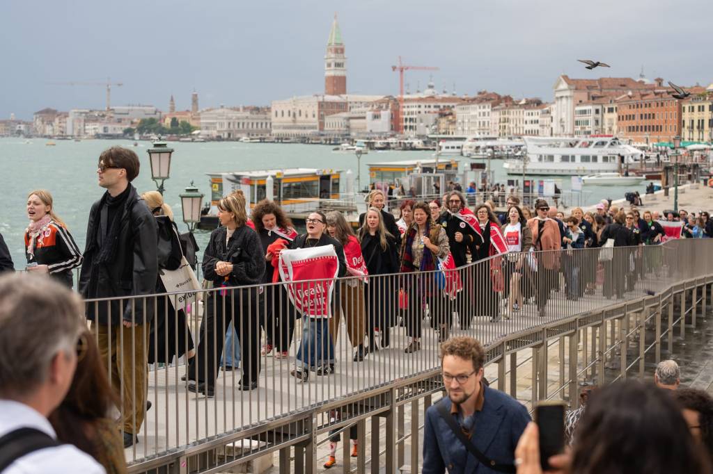 Lithuanian, Latvian, and Estonian Pavilions Stage Pro-Ukraine Procession During Venice Biennale