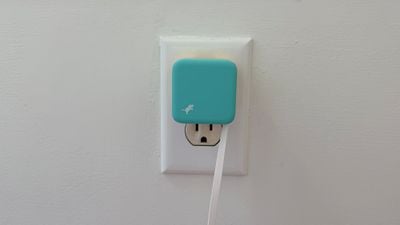 Nimble Wally Stretch Review: A Colorful Charger With a Retractable USB-C Cable
