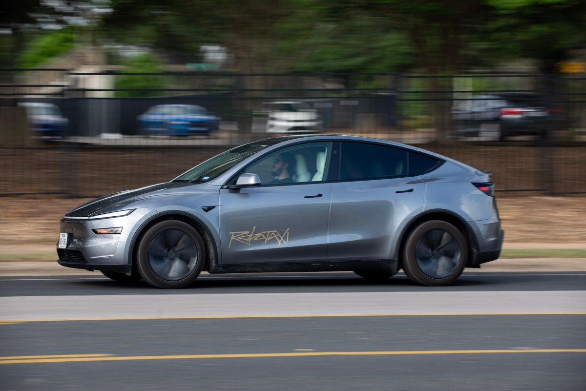 Tesla reveals two Robotaxi crashes involving teleoperators | TechCrunch