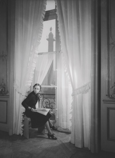A Schiaparelli Show Offers a Properly Surrealist Mash-Up of Art and Fashion