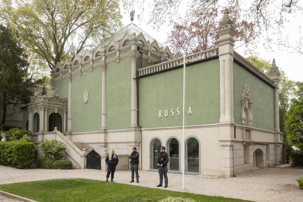 European Commission Tells Venice Biennale to ‘Clear Its Name’ Regarding Russian Pavilion or Risk Losing .3 M. Grant for 2028 European Commission Tells Venice Biennale to ‘Clear Its Name’ Regarding Russian Pavilion or Risk Losing .3 M. Grant for 2028