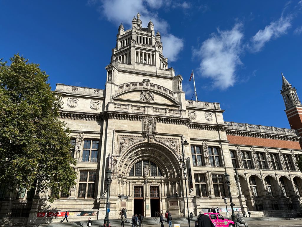 V&A Pulls Catalog Materials Due to Chinese Censorship Laws